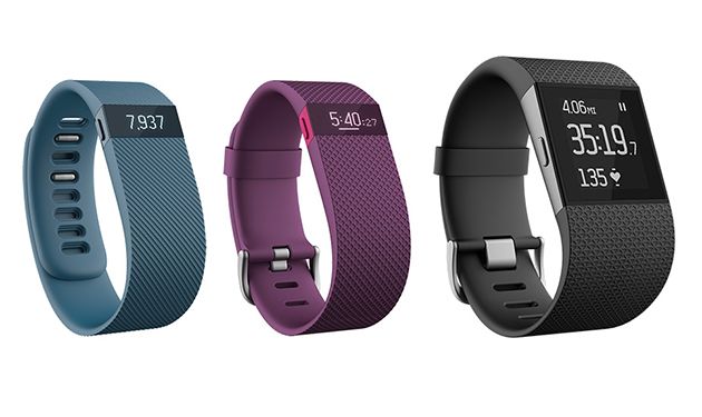 Fitbit最新兩款智慧型裝置 Charge HR和 Surge悄悄在CES中亮相