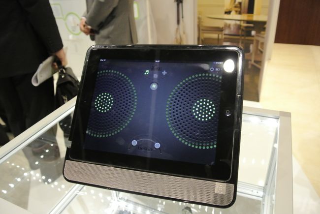 iPad保護套變身立體音響 Belkin展出新奇產品