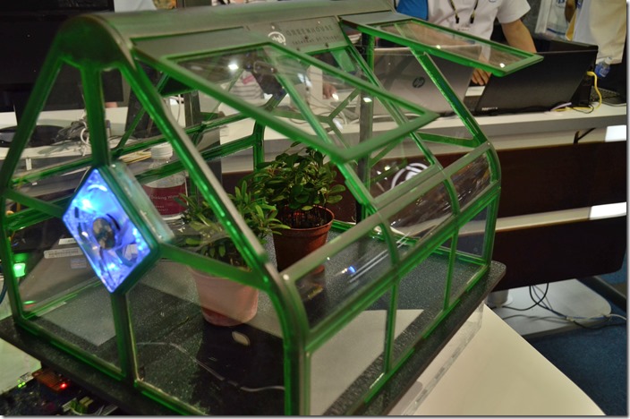 Intel 展出 IoT 應用 智慧溫室讓作物得到完善照顧