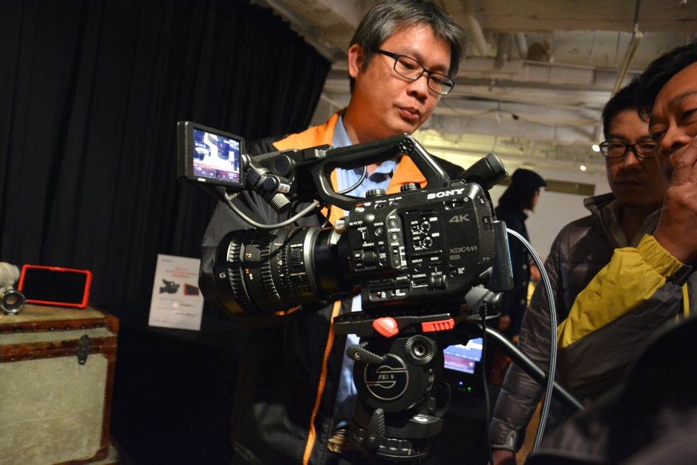 Sony推出最新4K 數位電影機PXW-FS5 0.8kg輕巧手持隨處可錄