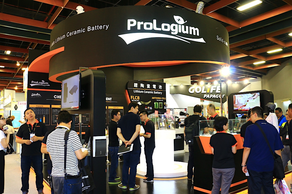 輝能科技ProLogium於2016 Computex中展出更輕薄、更安全、具可彎曲特性固態鋰電池