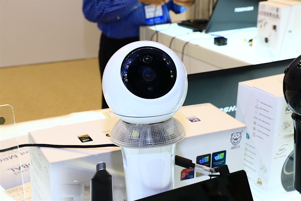 2016 Computex 讓ATOM AR2安控機器人 幫您隱密的監控居家環境安全