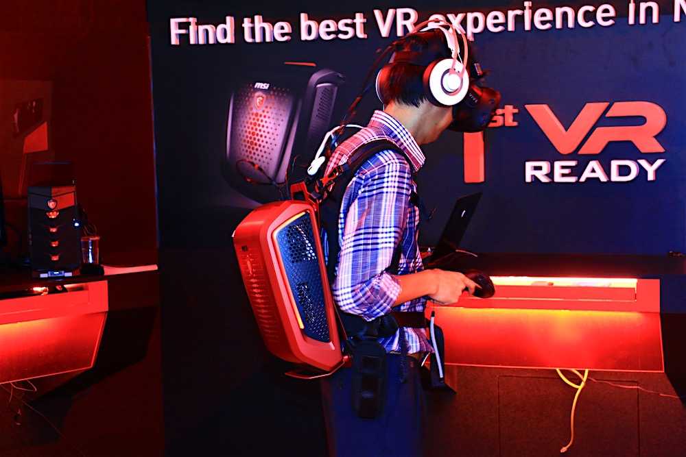 從微星科技msi推出的Backpack電競主機背包 觀察VR虛擬實境主機未來發展趨勢