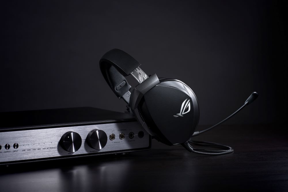 ROG Theta Electret電競耳麥可完美搭配高端DAC和擴大機，提供純淨、高解析度的音質。