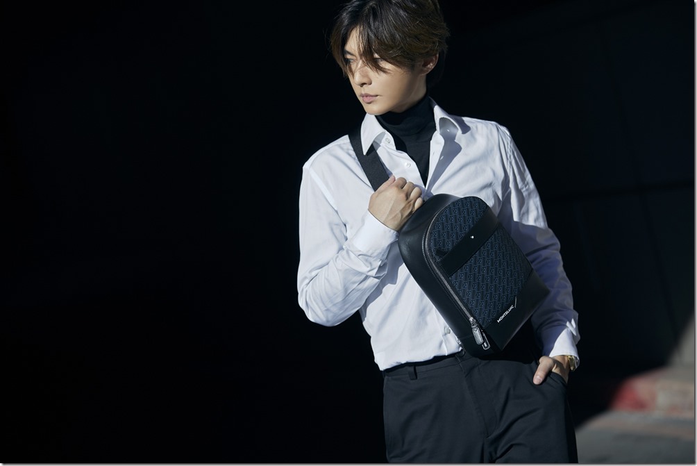 01.萬寶龍品牌好友炎亞綸搶先示範全新M_Gram 4810系列皮件