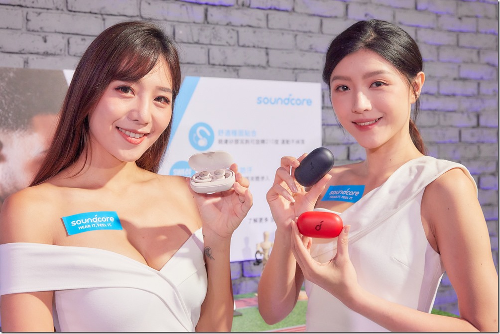 圖8 Sport X10則專為運動而生，量耳打造210°可旋轉耳鉤搭配彈性矽膠材質