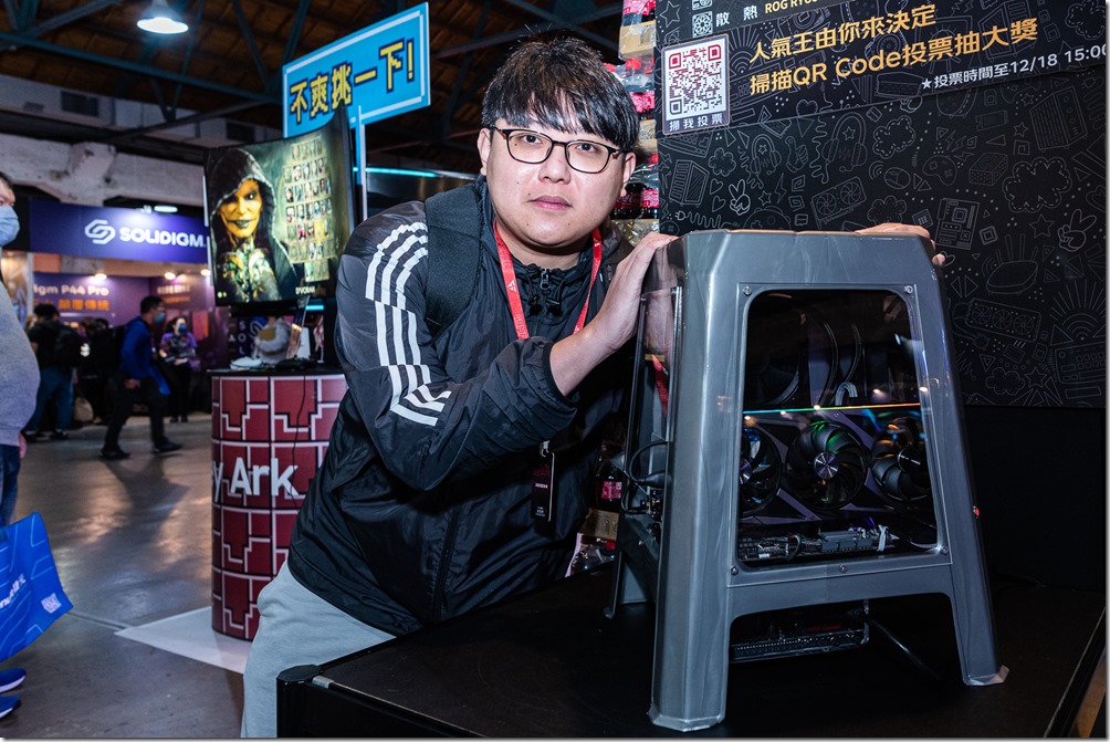 12 GAMFORCE 創意改裝-陳柏均-TOYZ椅子 12 GAMFORCE 創意改裝-陳柏均-TOYZ椅子