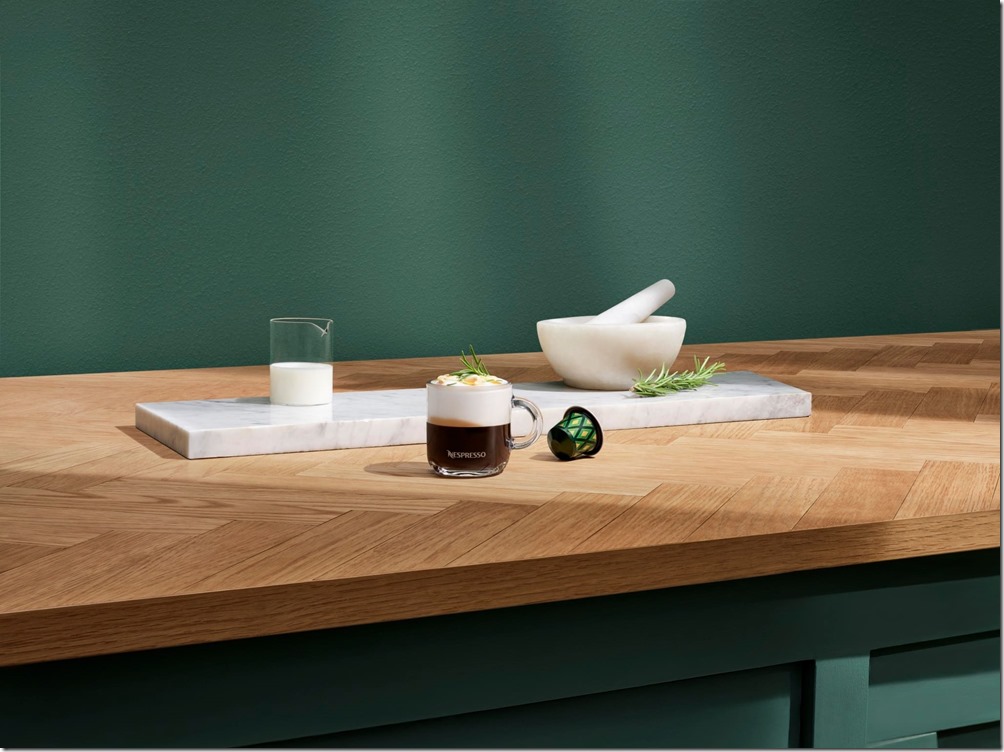 圖6：義式經典米蘭限量款特調，迷迭香松子蜂蜜濃縮瑪奇朵。