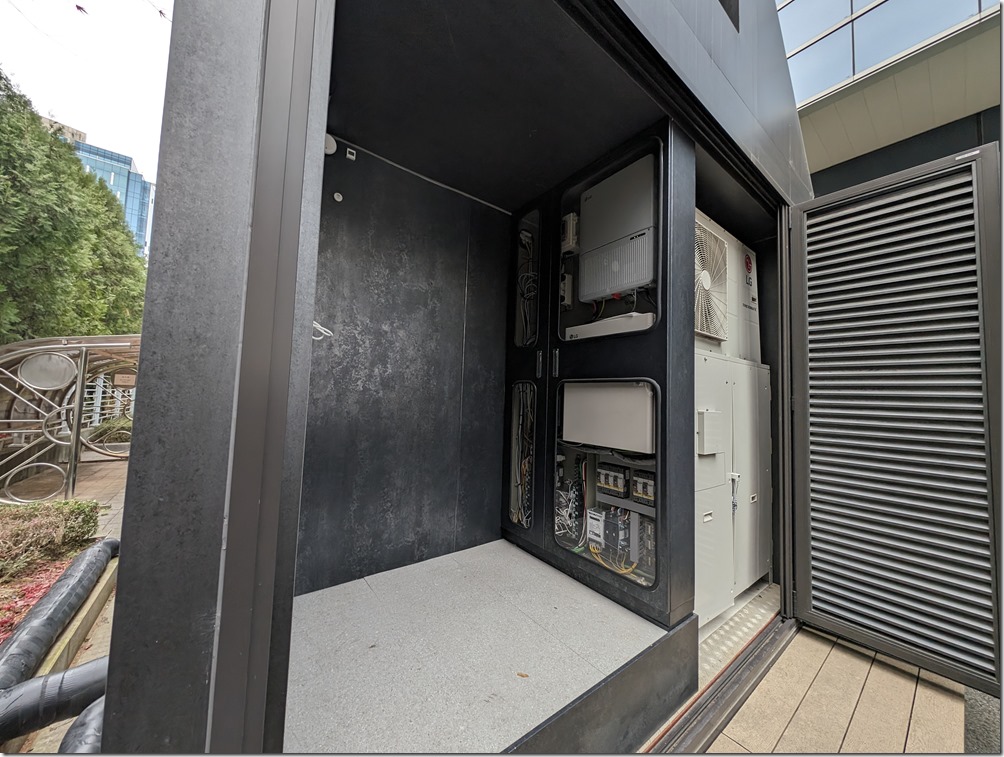 PXL_20231129_064352427