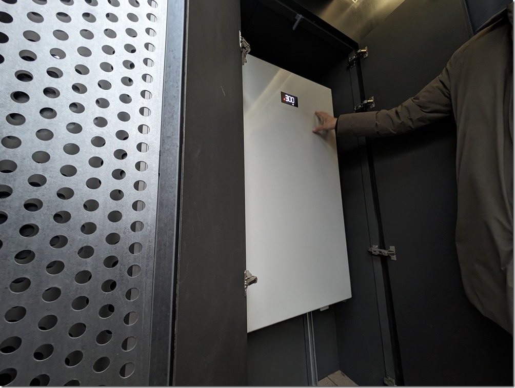 PXL_20231129_064501668