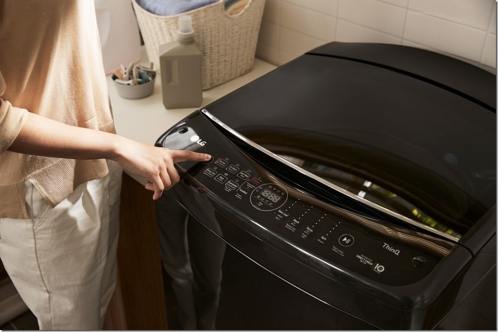 【新聞圖片3】LG AI DD 蒸氣直驅變頻洗衣機即日起上市，顛覆你對直立式洗衣機的想像，最聰明的洗衣方式千萬別錯過
