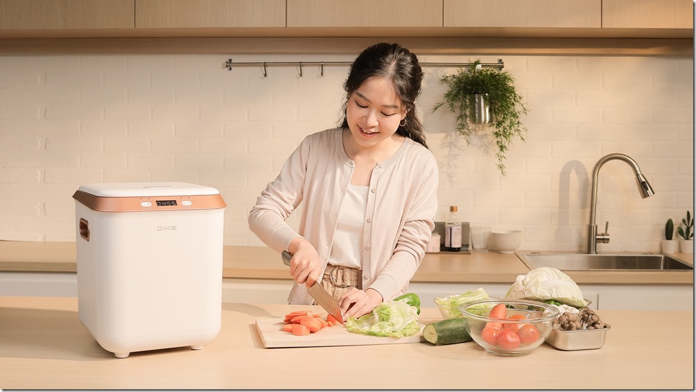 DIKE智能廚餘機處理廚餘除臭、省時又好清潔。