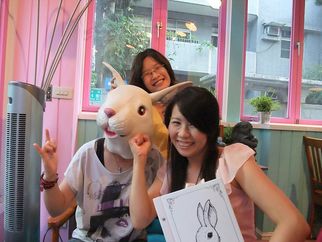 292625_1951021931373_2936061_n