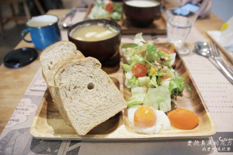 1381755024-1897920027