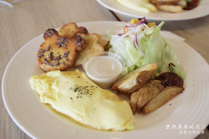 1385871845-3468429977