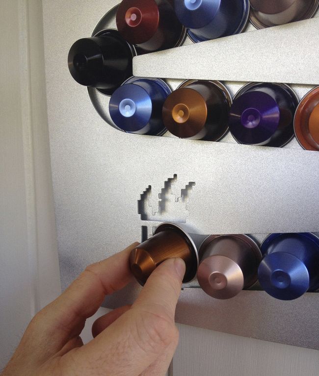 hologramer-capsulekong-close-hires-6_1024x1024