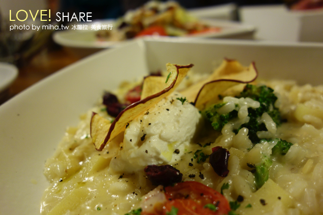 吃義燉飯 冰蹦拉