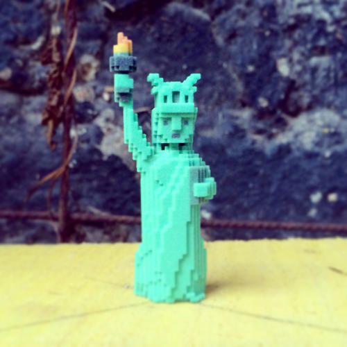 3026628-slide-s-10-get-bloxed-a-new-app-lets-you-create-a-3d-pixelated-statue-of-absolutely-anything