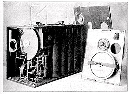 Aeroscope_film_camera_1910