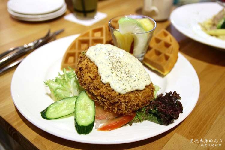 1399811482-4077020161