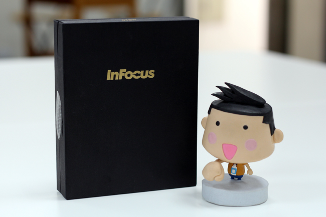 InFocus M810