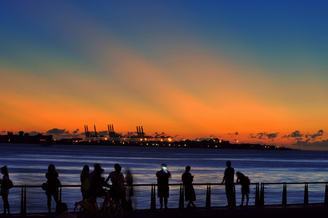 10.淡水夕照成功捕捉到漂亮的彩霞夕燒。(圖片來源：Pan . from Flickr)