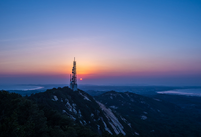 5.金門太武山以地景與構圖取勝，呈現出難得一見的雙曲線。(圖片來源：Vincen Chuang from Flickr)