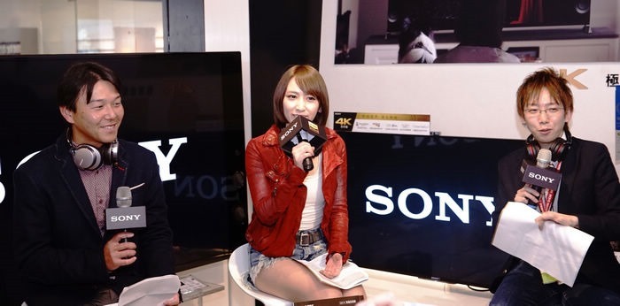 動漫系女神歌姬藍井艾露旋風式拜訪Sony Store 101直營店，大推Hi-Res系列商品，完全呈現音樂的細節與空間感。