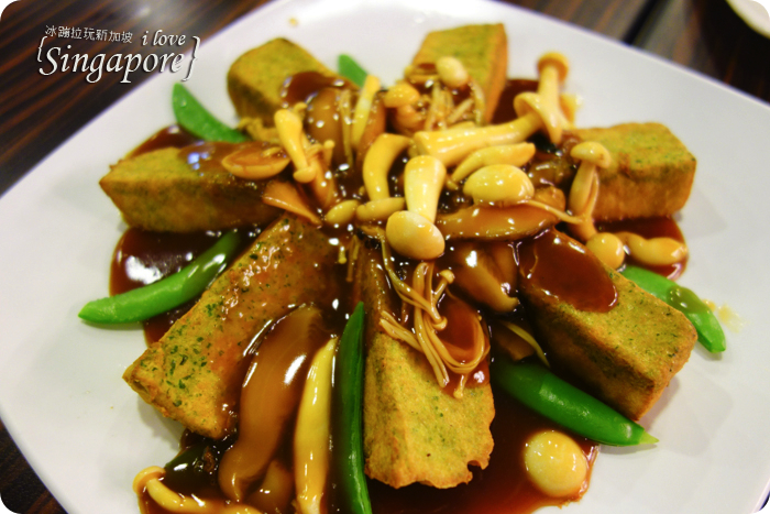 新加坡美食,新加坡肉骨茶,新加坡香辣奶油螃蟹,新加坡海南雞飯