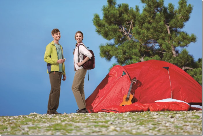 歐都納樂遊戶外系列_色彩豐富搭配機能性材質，結合多層次穿搭，在低海拔的戶外活動及旅遊中，享受大自然的風景