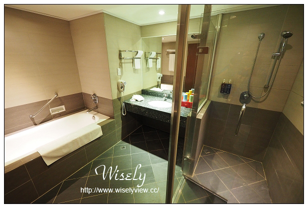 【遊記】活動。奧林帕斯:新機體驗@福華渡假飯店、Olympus TG-4新機發表、規格分享(海底&人像-後壁湖實拍)、墾丁大街漫遊、照利庭園海鮮餐廳