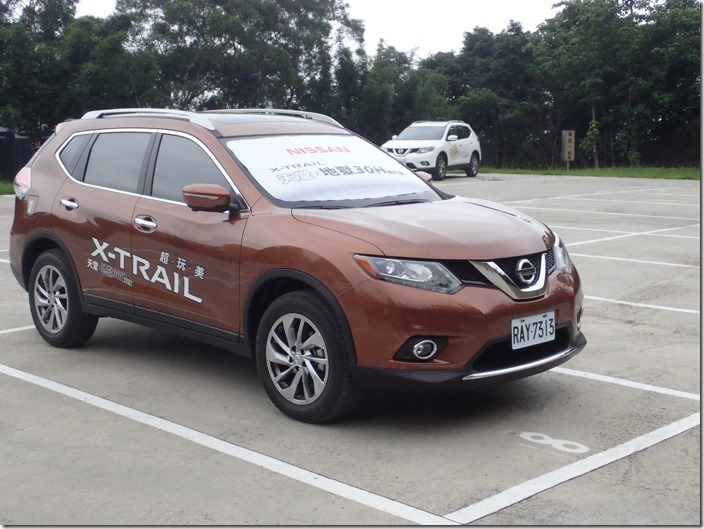 X-TRAIL_312