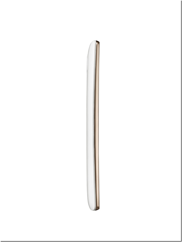LG G4「琉金白」有別於以往只有背蓋顏色更換，此次全新打造前後一致的潔白外觀，一體化的設計，外圍搭配金屬外框，充分展現高貴典雅的浪漫氣息。