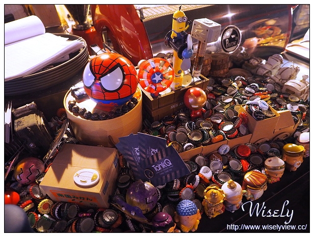 【食記】台北中山。捷運松江南京站：TankQ Café & Bar＠美式工業風裝潢、手提箱餐點 & 動漫卡通公仔