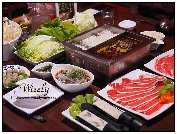 【食記】新北新店。安和路三段：紅門宴川味麻辣鴛鴦鍋＠紅白湯底皆正宗夠味四川鍋