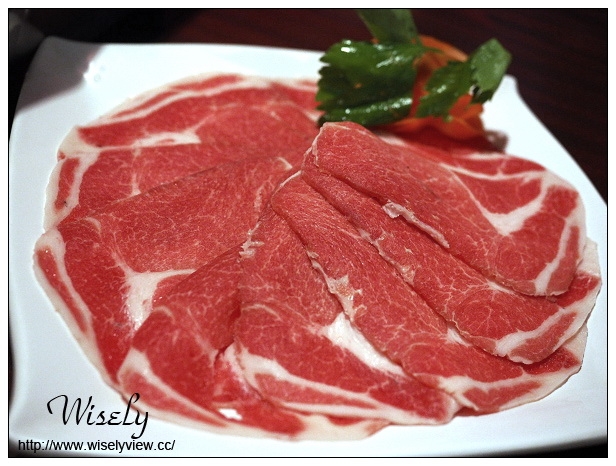 【食記】新北新店。安和路三段：紅門宴川味麻辣鴛鴦鍋＠紅白湯底皆正宗夠味四川鍋