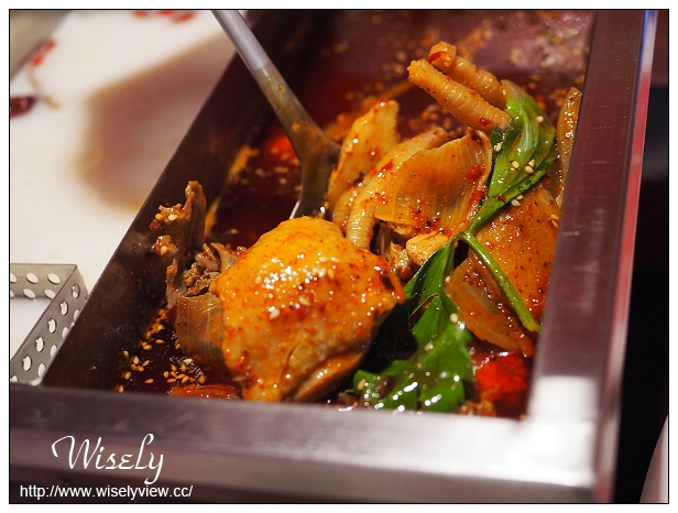 【食記】新北新店。安和路三段：紅門宴川味麻辣鴛鴦鍋＠紅白湯底皆正宗夠味四川鍋