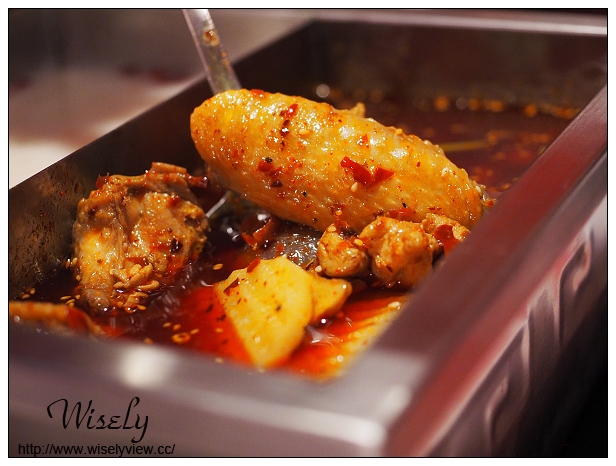 【食記】新北新店。安和路三段：紅門宴川味麻辣鴛鴦鍋＠紅白湯底皆正宗夠味四川鍋