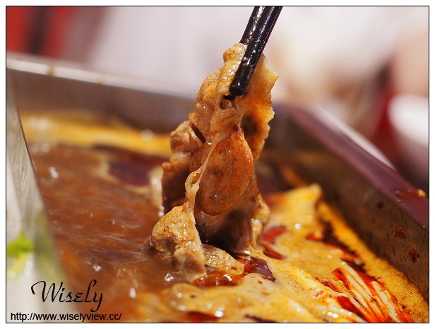 【食記】新北新店。安和路三段：紅門宴川味麻辣鴛鴦鍋＠紅白湯底皆正宗夠味四川鍋