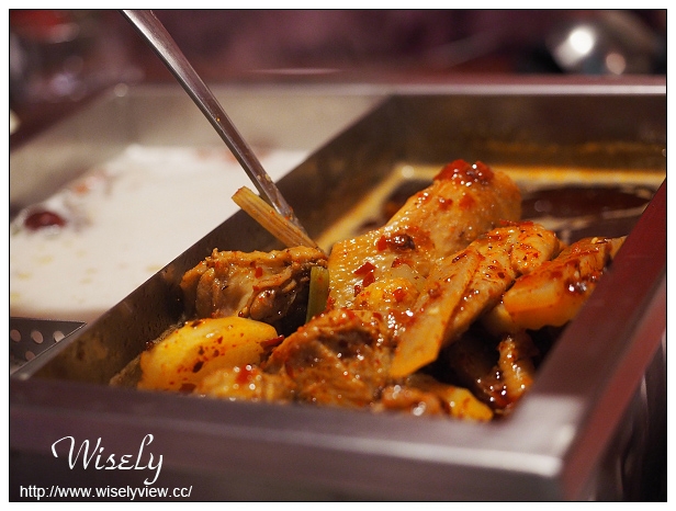 【食記】新北新店。安和路三段：紅門宴川味麻辣鴛鴦鍋＠紅白湯底皆正宗夠味四川鍋