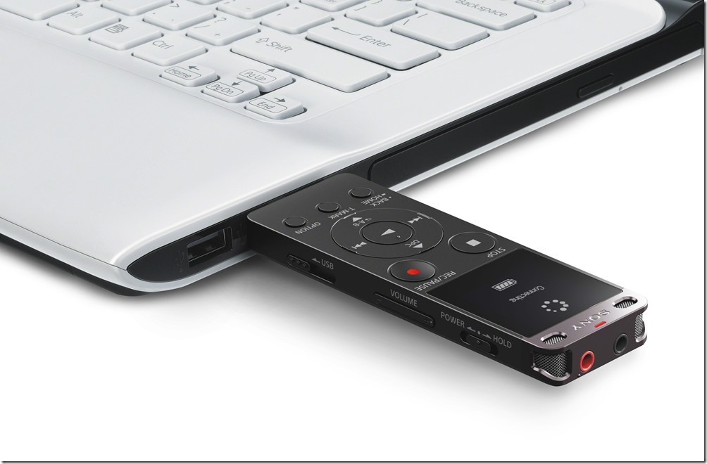 圖4) Sony ICD-UX560F機身僅52公克，內建鋰電池快充3分鐘可續錄1小時，內建USB接頭可接電腦隨接隨傳檔案；方便使用者隨身攜帶於任何場合使用。