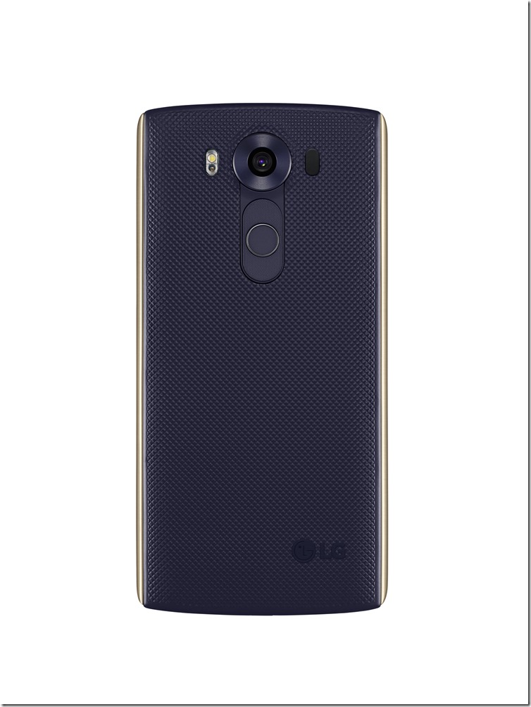 「湛海藍」背蓋顏色如同深邃的海洋，相機鏡頭更呈現寶石般的高貴光澤，散發出理智且沉穩的氣息，同時搭配流光銀色邊框設計，在燈光照耀下更顯典雅出眾。