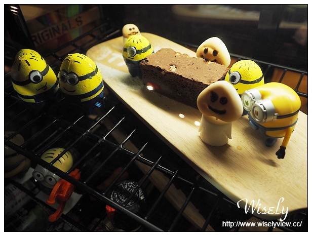 【食記】台北中山。捷運松江南京站：TankQ Café & Bar＠美式工業風裝潢、手提箱餐點 & 動漫卡通公仔