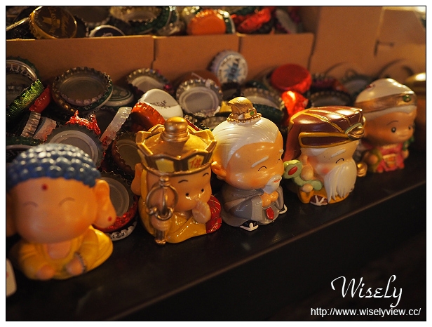 【食記】台北中山。捷運松江南京站：TankQ Café & Bar＠美式工業風裝潢、手提箱餐點 & 動漫卡通公仔