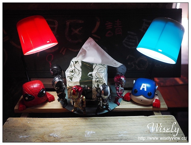 【食記】台北中山。捷運松江南京站：TankQ Café & Bar＠美式工業風裝潢、手提箱餐點 & 動漫卡通公仔