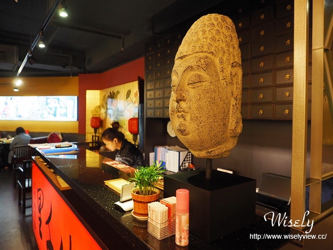 【食記】台北萬華。捷運西門站：馬辣頂級麻辣鴛鴦火鍋(吃到飽)＠川麻辣 花雕雞，M9 和牛、天使紅蝦＆特色甜點好料