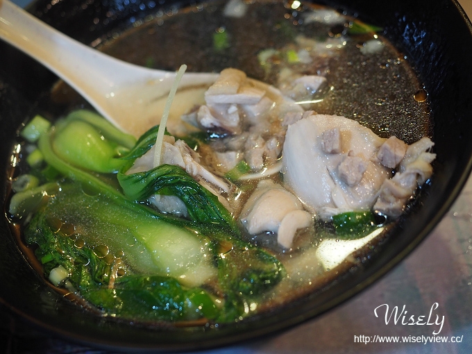 【食記】台北大安。捷運科技大樓站：瑞榮燒臘(鴨腿叉燒飯)＠近台大後門&戲院海報裝潢