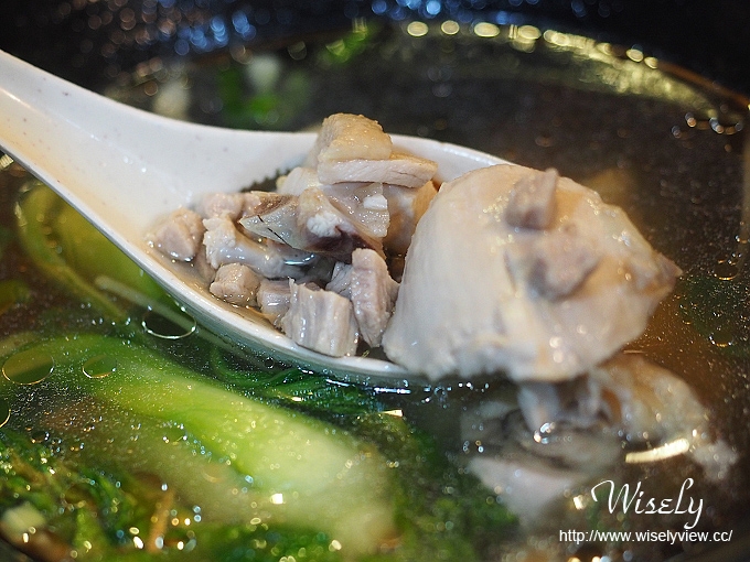 【食記】台北大安。捷運科技大樓站：瑞榮燒臘(鴨腿叉燒飯)＠近台大後門&戲院海報裝潢