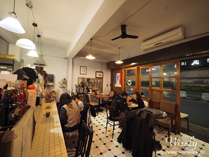 【食記】台北大同。捷運中山站：Rooster Café & vintage (公雞咖啡)＠復古氣息的咖啡店