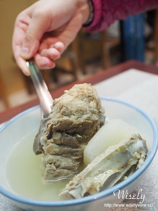 【食記】台北大同。捷運大橋頭站：延三夜市美食＠高麗菜飯&原汁排骨湯～懷舊灶頂小吃